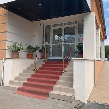 Only 15 Minutes To City Center, Free Secure Parking 布达佩斯 外观 照片